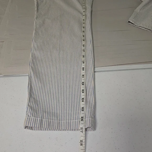 Talbots size 4P blue and white pinstriped relaxed chino pants, ankle length - Picture 8 of 8